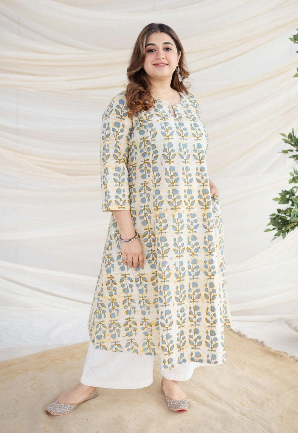 Kyra White Batik Kali Cotton Kurta