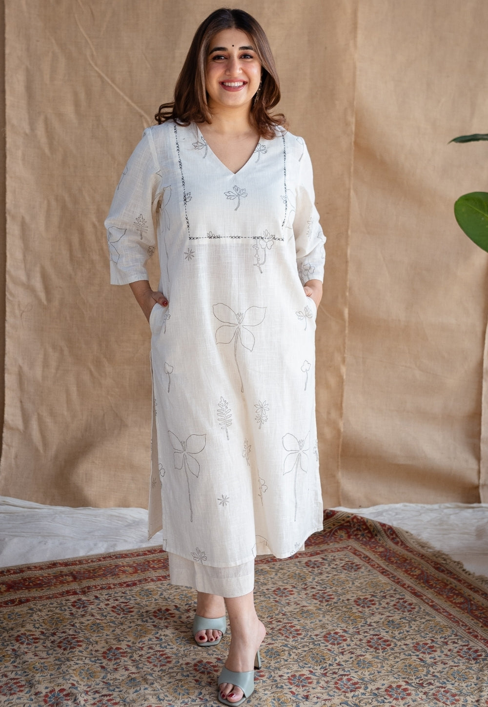 Felza Dabu Slub Cotton Hand Embroidered Kurta