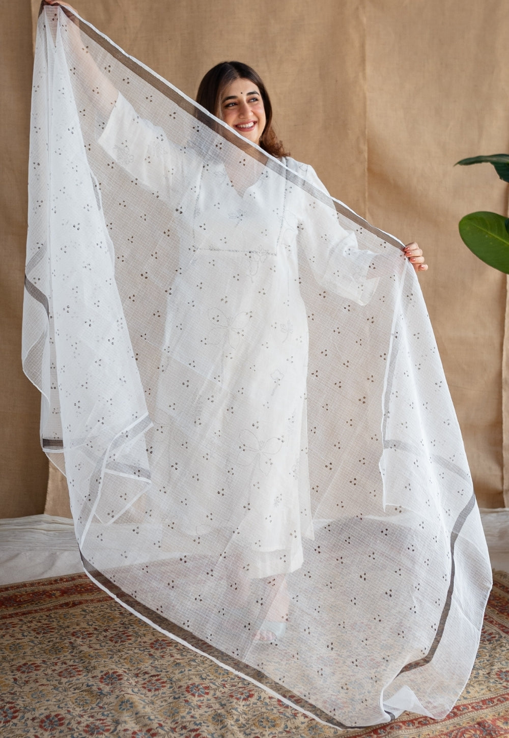 Felza Dabu Slub Cotton Hand Embroidered Kurta