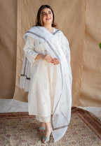 Felza Dabu Slub Cotton Hand Embroidered Kurta