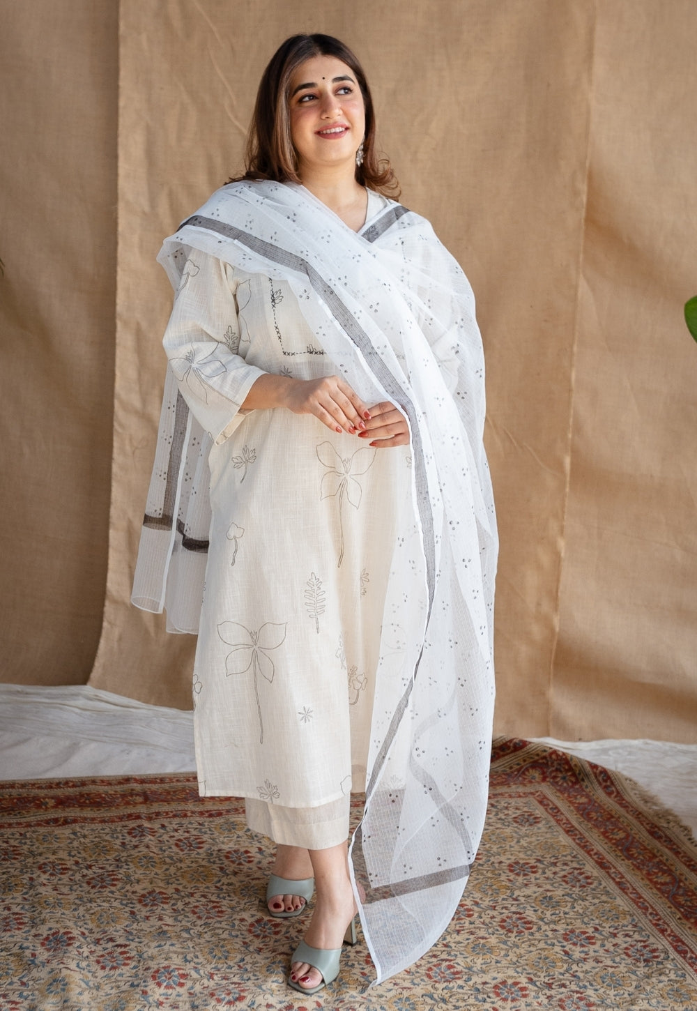 Felza Dabu Slub Cotton Hand Embroidered Kurta