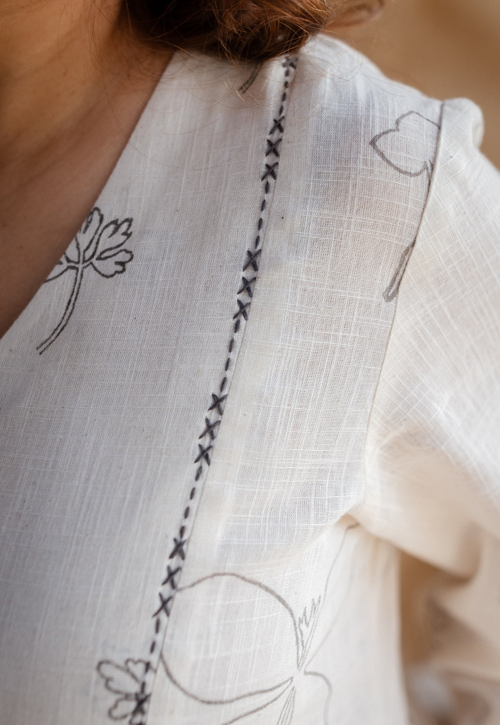 Felza Dabu Slub Cotton Hand Embroidered Kurta